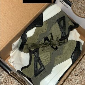Jordan Retro 4 Size 4c